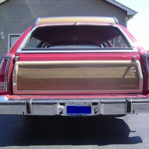 1977 Ford LTD Country Squire