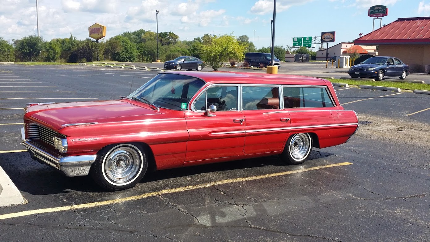1959 Pontiac Bonneville Safari Station Wagon