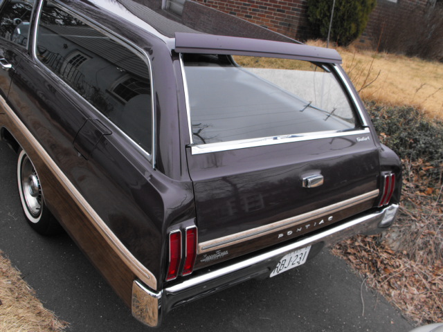 1967 Pontiac Bonneville Executive Safari Station Wagon