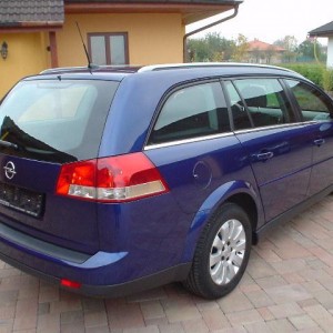 Opel Vectra Caravan (2007) 1