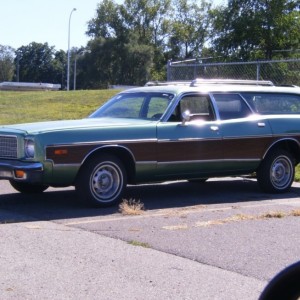 1975 Dodge Coronet Crestwood Wagon