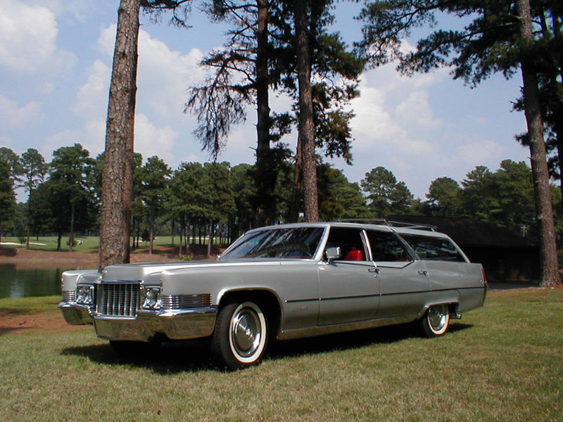Cadillac Fleetwood катафалк 1985